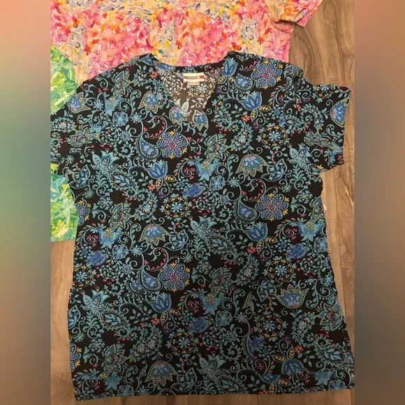 Colorful Patterned Scrub Top Lot - Picture 3 of 6